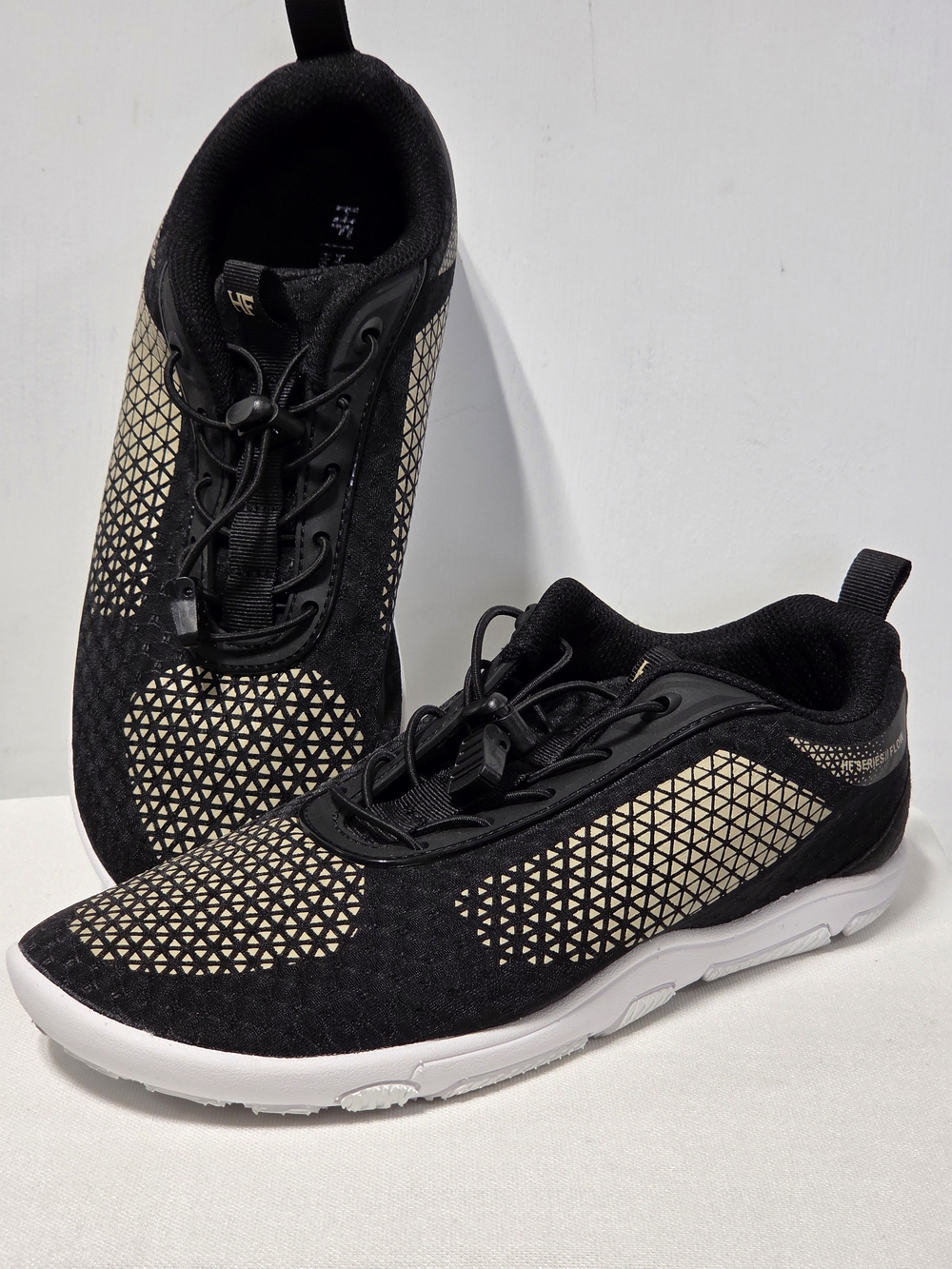 NWOT Hike Footwear HF Series Cloud Sneaker Barefoot Women's 8-8.5/Men's 6-6.5